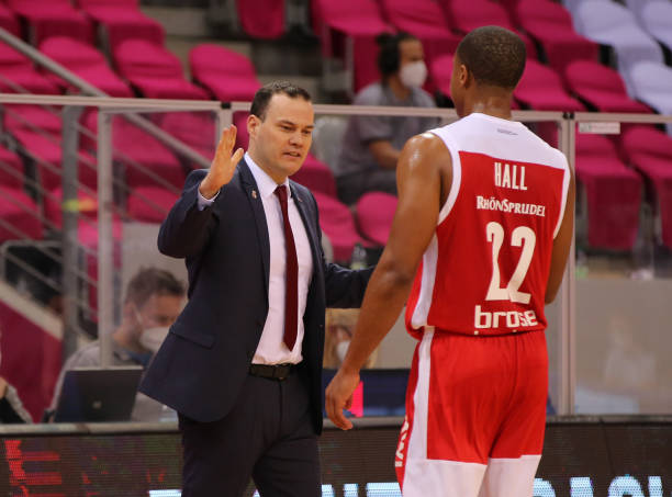 对其刮目相 对其刮目相