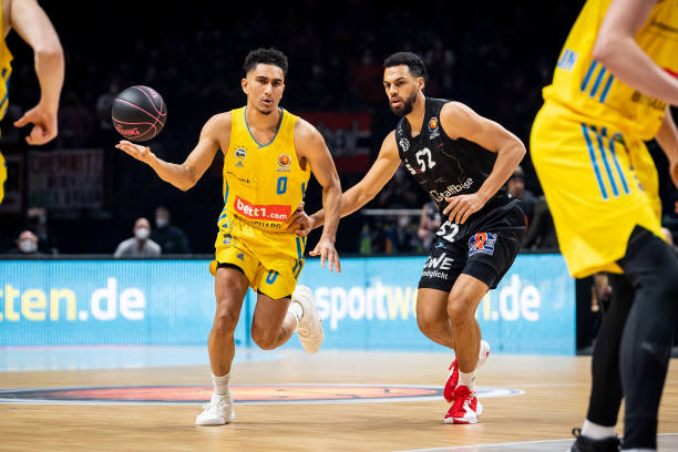 瓦尔迪以里 瓦尔迪以里