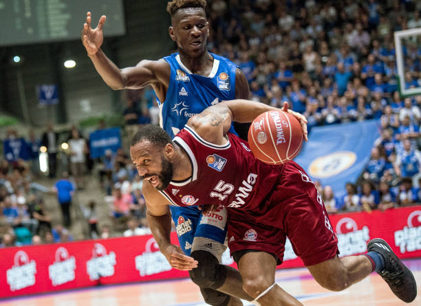 赛季的首场 赛季的首场