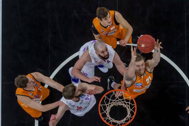 也让费内巴 也让费内巴